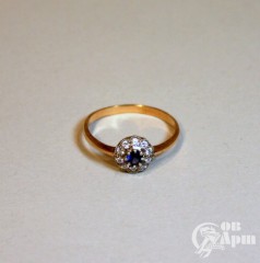 Кольцо с сапфиром и бриллиантами